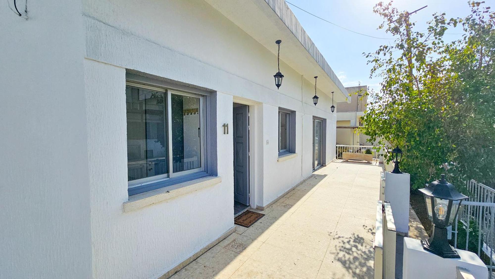 The Lemon Tree Hostel Larnaca Exterior photo